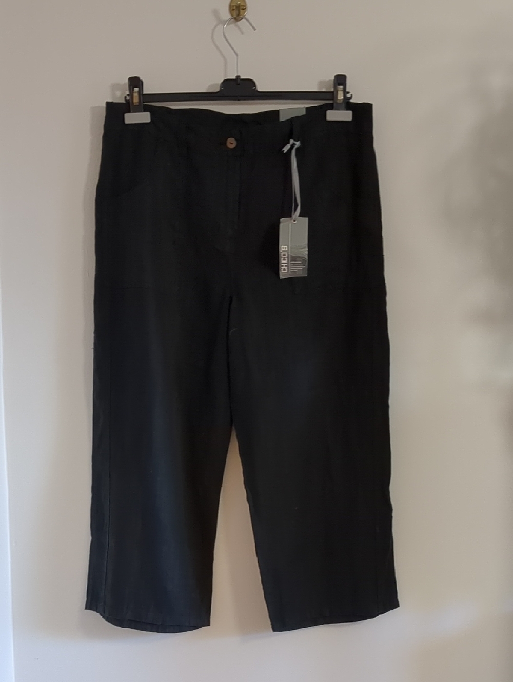 NWT Chico's Black Linen Capris